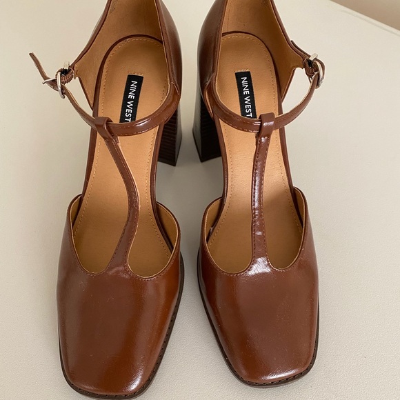 Nine West Shoes - Nine West Janky T Strap Heels - Size 10 M